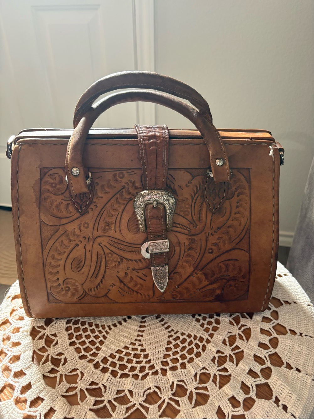 Vintage Victoria west leather western bag